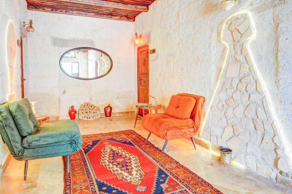 Ceran Stone House — 6