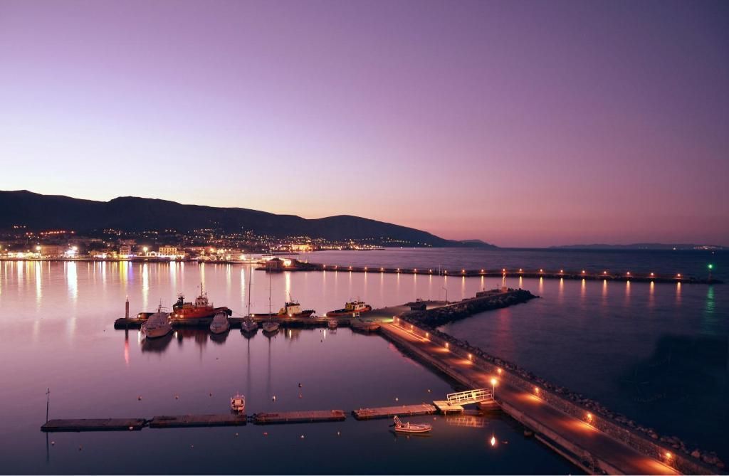Chios Chandris — 4