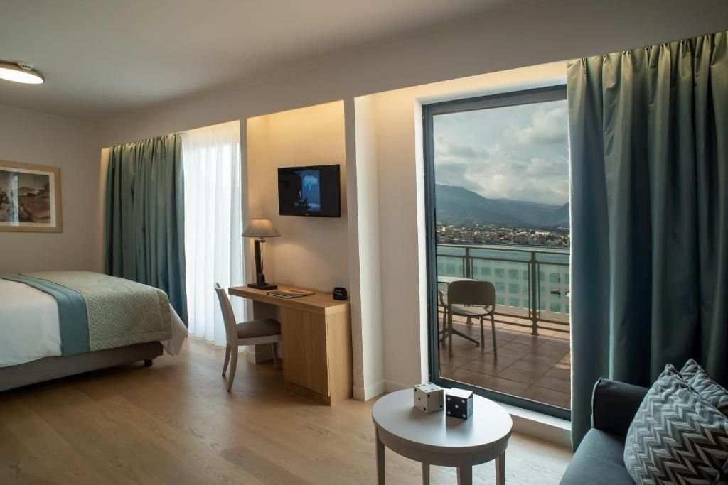 Chios Chandris — 9