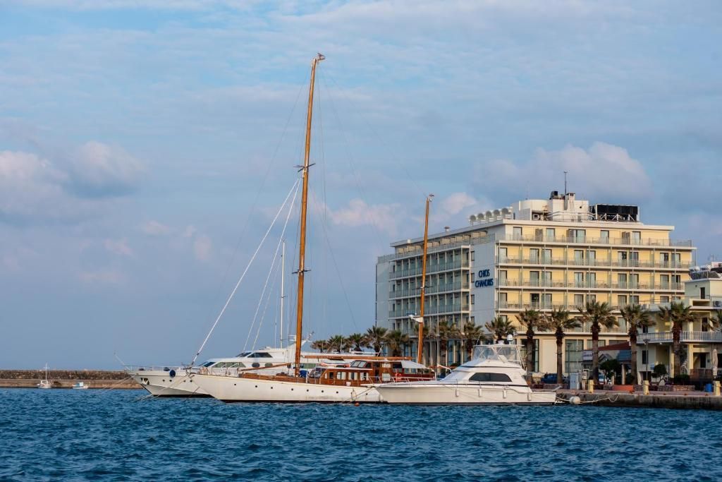 Chios Chandris — 2