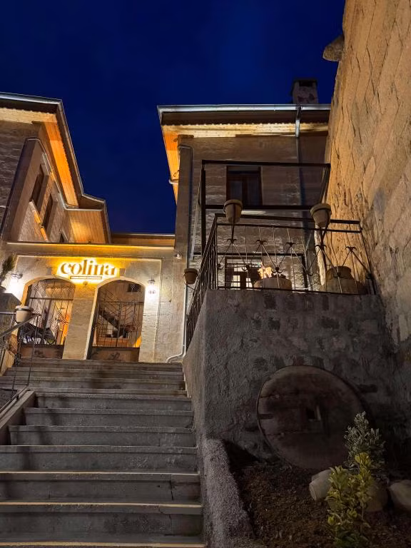 Colina Stone House — 9
