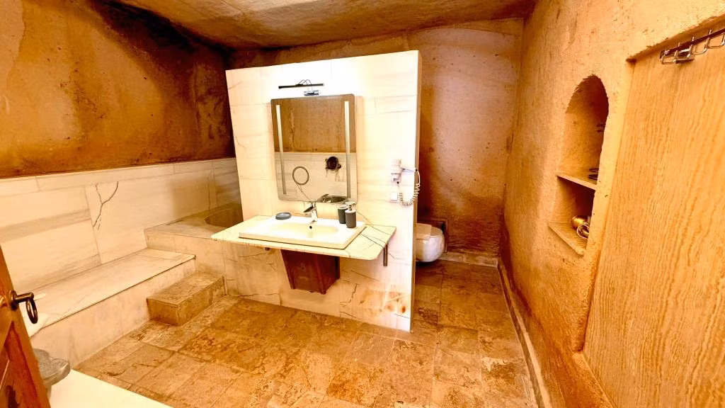 Crassus Cave Hotel — 8