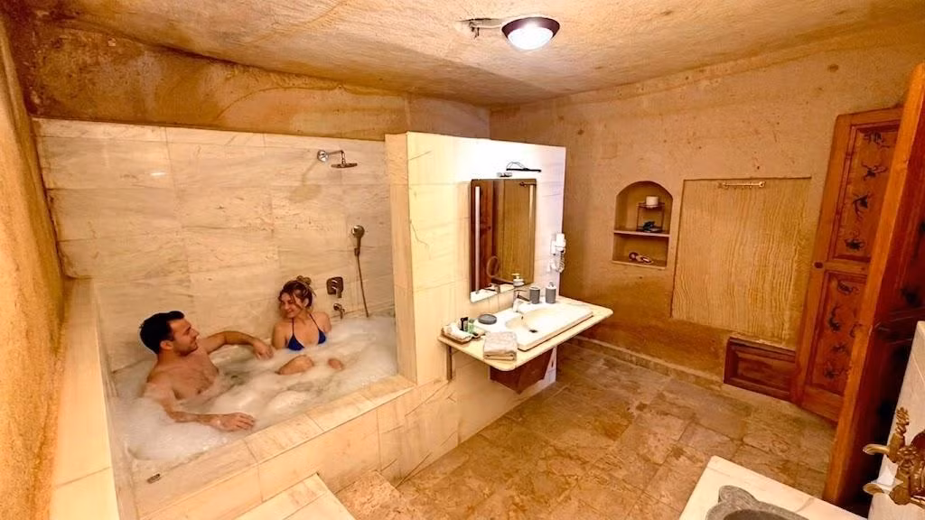 Crassus Cave Hotel — 9