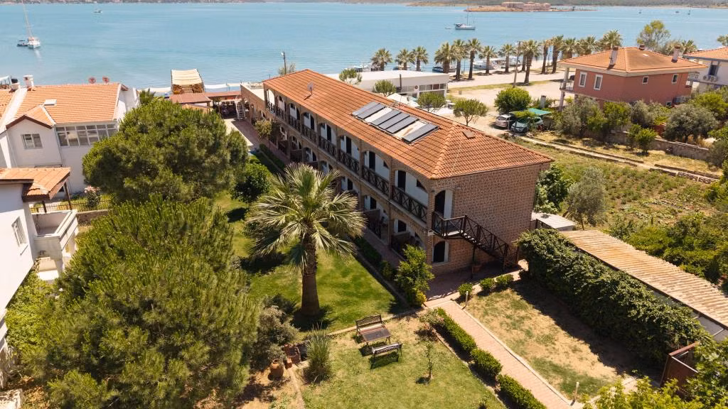 Cunda Deniz Otel — 4