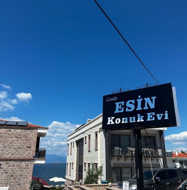 Cunda Esin — 2