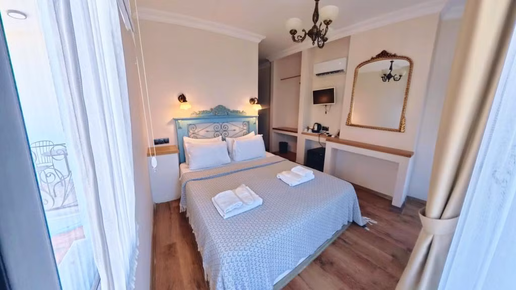 Cunda House Küçük Otel — 9