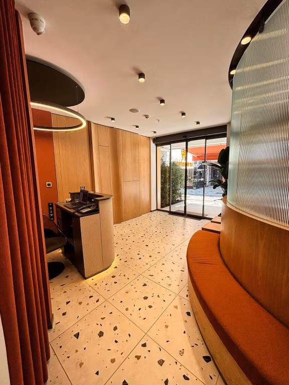 Dugi Hotel — 2