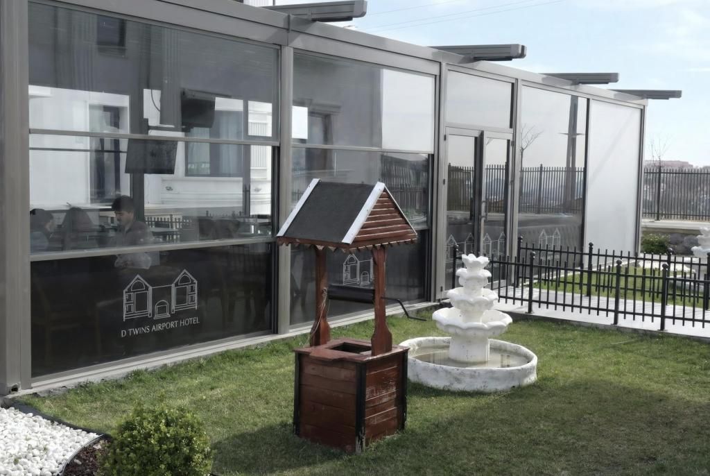 D Twins Airport Hotel — 9