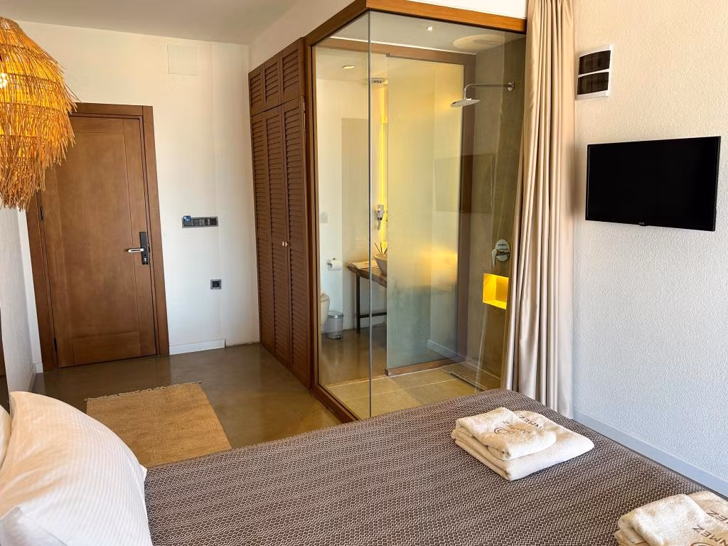 Dönmez Otel Urla — 5