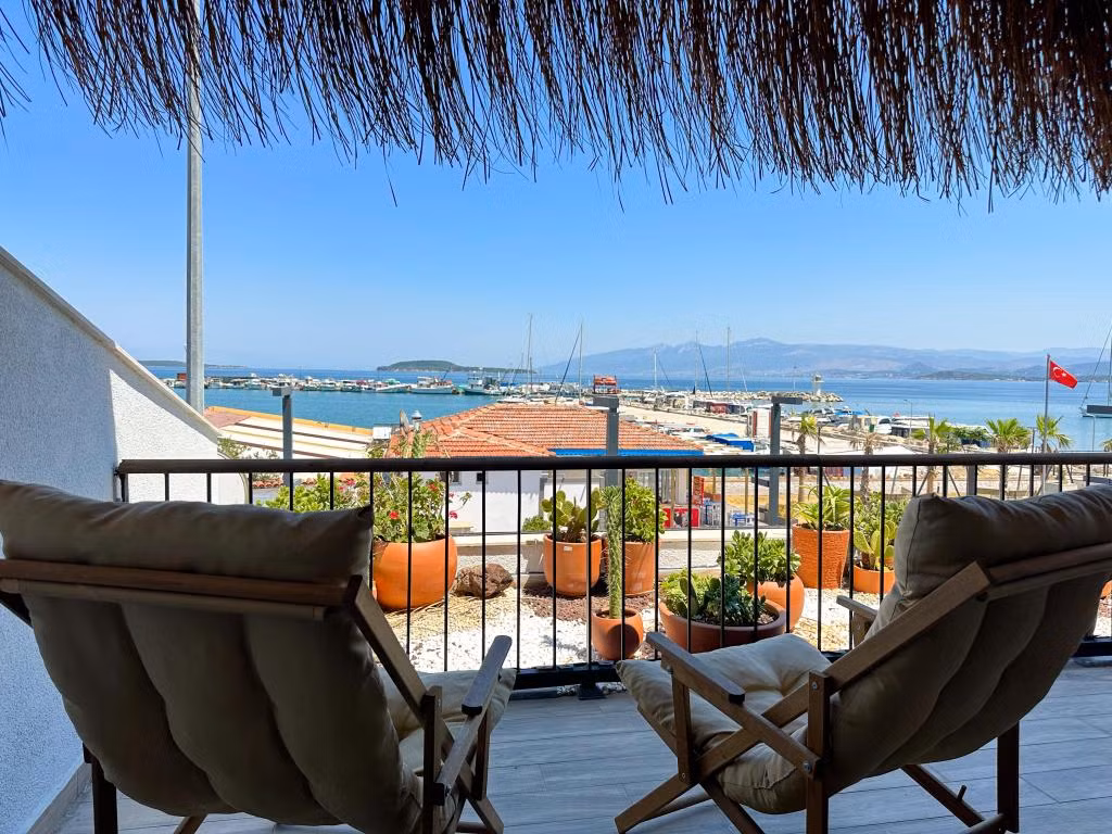 Dönmez Otel Urla — 9