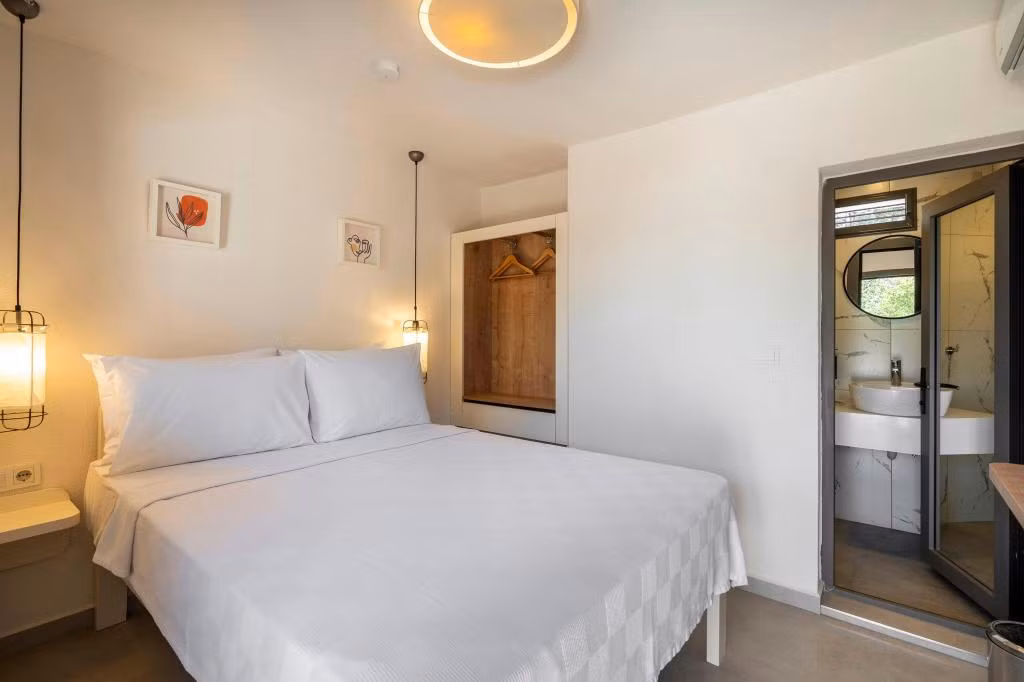 Daphnis Hotel Göltürkbükü — 9