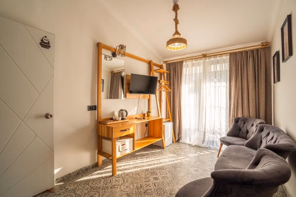 Jasmine Marmaris — 4