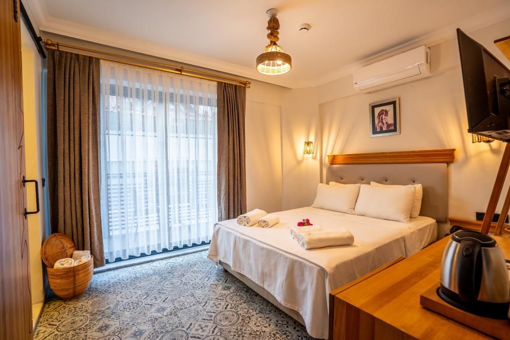 Jasmine Marmaris — 9