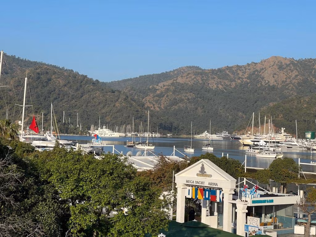 Dedeminn Marina Hotel — 6