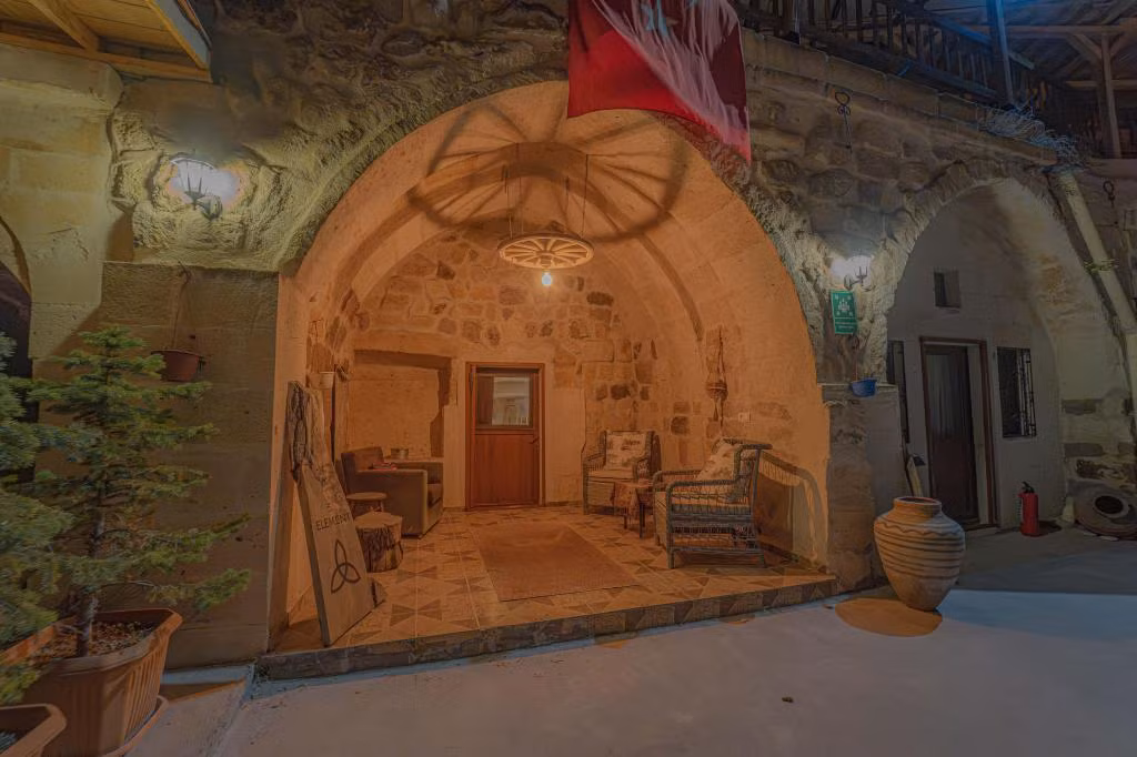 Deep Cave House — 9