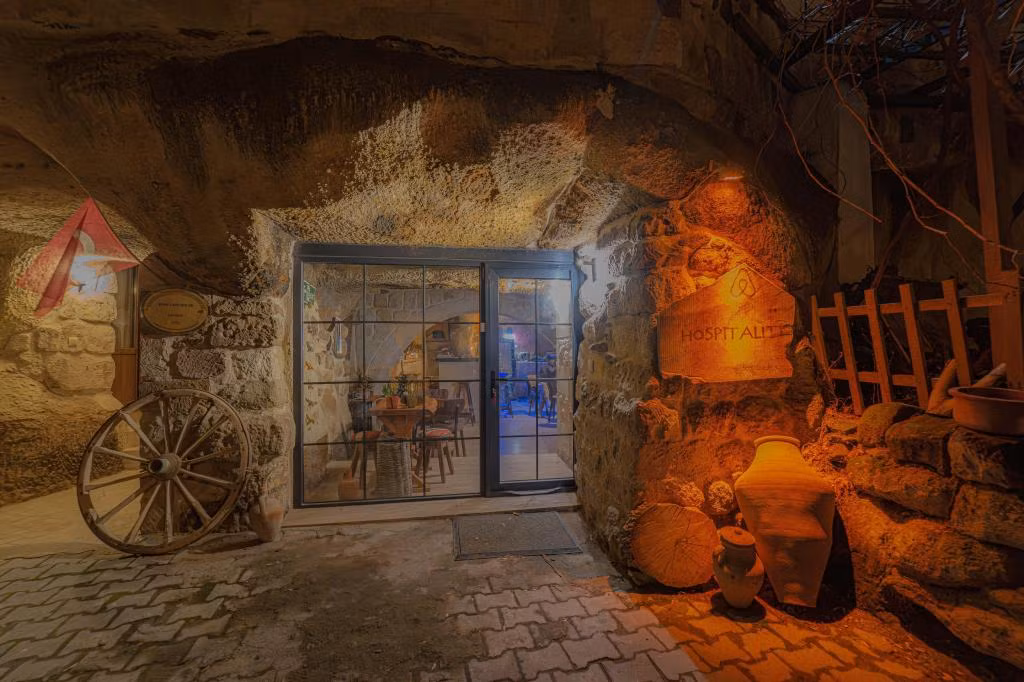 Deep Cave House — 2