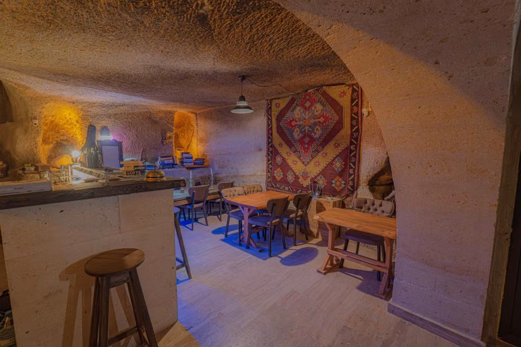 Deep Cave House — 3