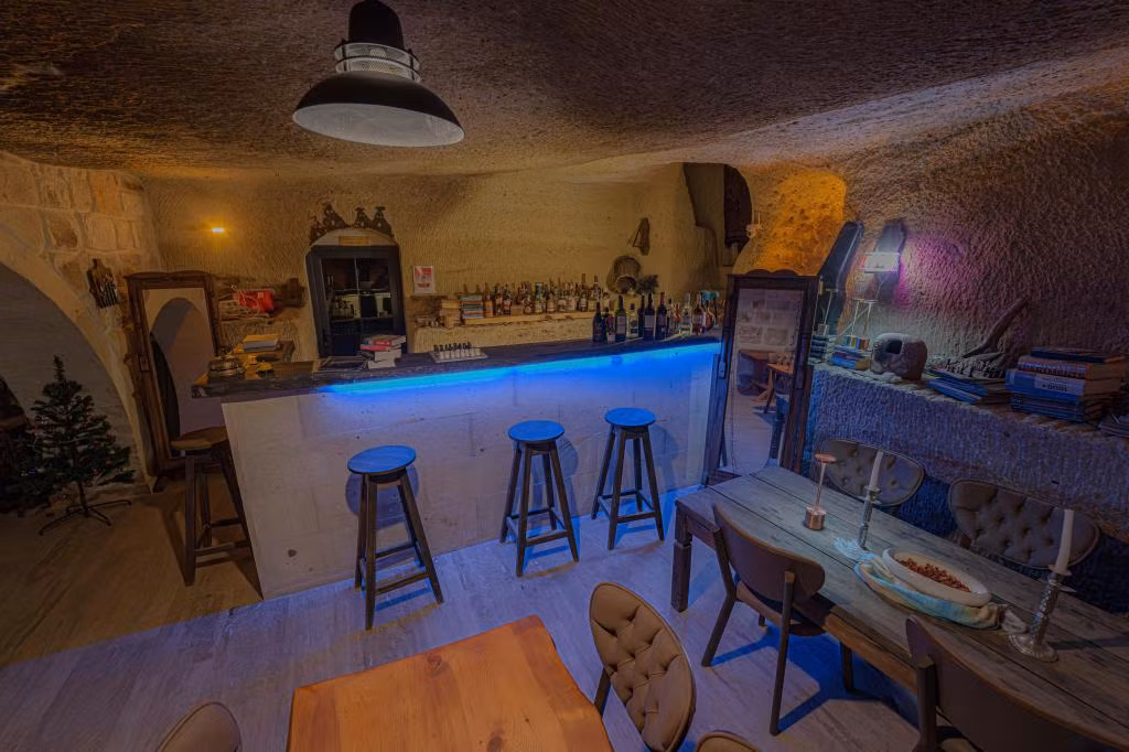 Deep Cave House — 6