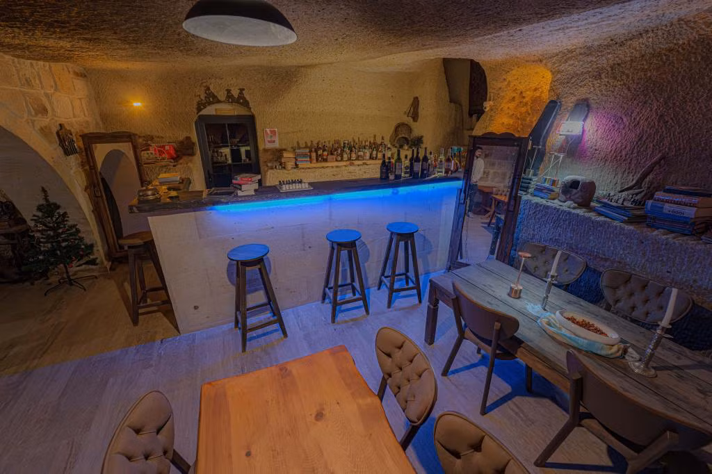 Deep Cave House — 7