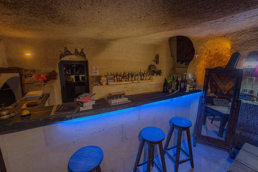 Deep Cave House — 8