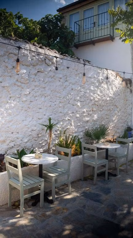 Destino House & Cafe — 5