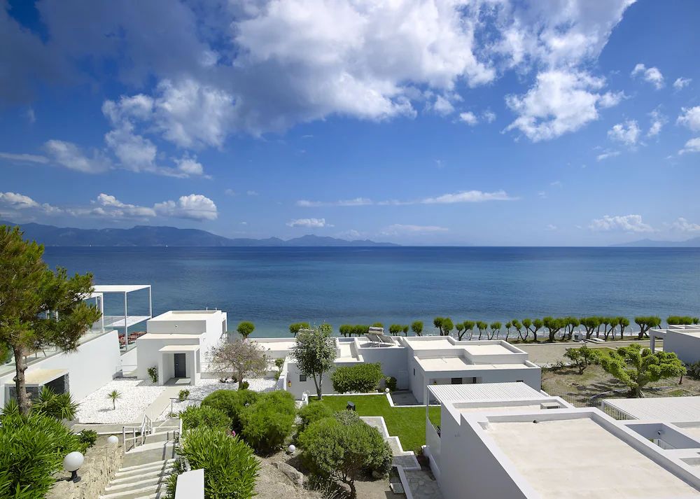 Dimitra Beach Hotel & Suites — 2