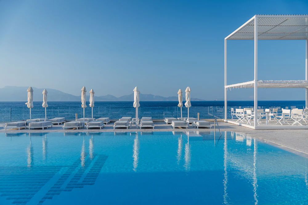 Dimitra Beach Hotel & Suites — 8