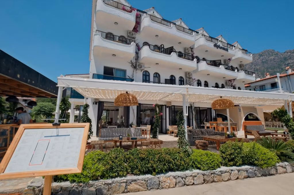 Diplomat Hotel — 3