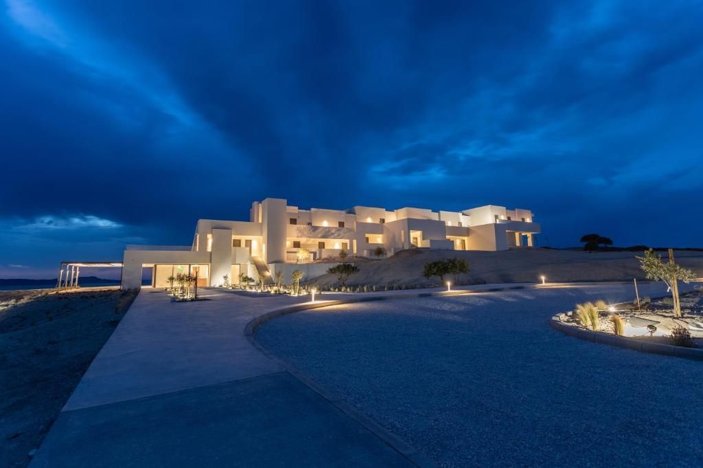 Domes White Coast Milos — 5