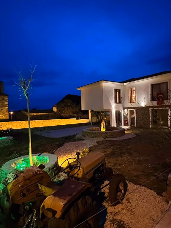 Emel Hanım Konaklama Restourant Urla — 2