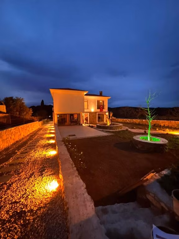 Emel Hanım Konaklama Restourant Urla — 5