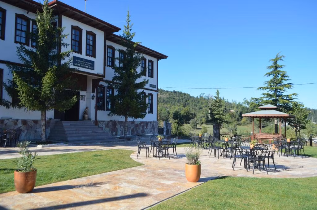 Ecevit Hanı — 7