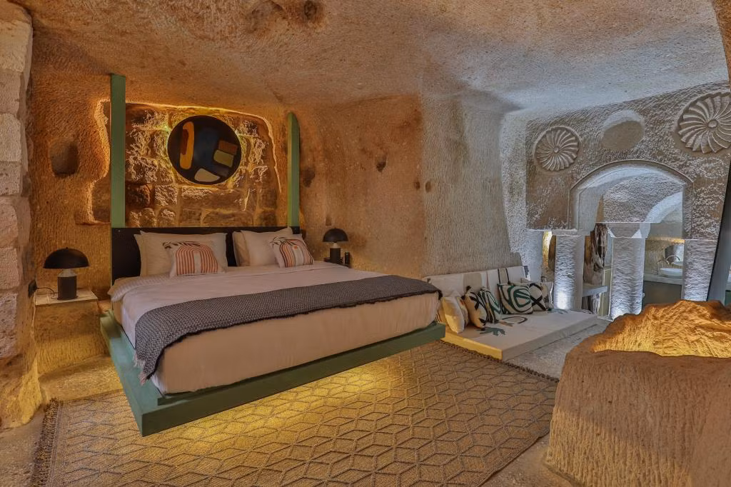 Eka Cave — 8