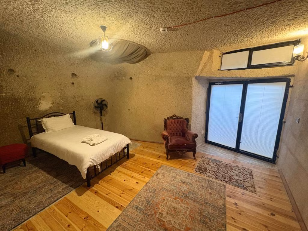 Ekoton Cave Hotel — 9