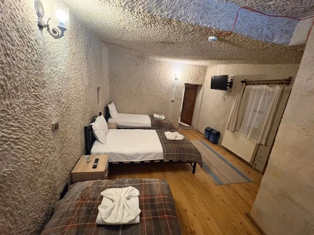 Ekoton Cave Hotel — 10