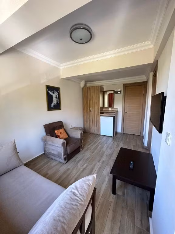 Elvan Motel — 6