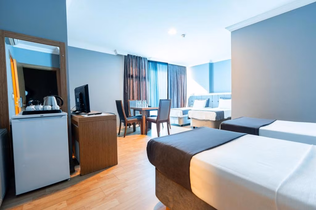 Emsa Palace Hotel — 3