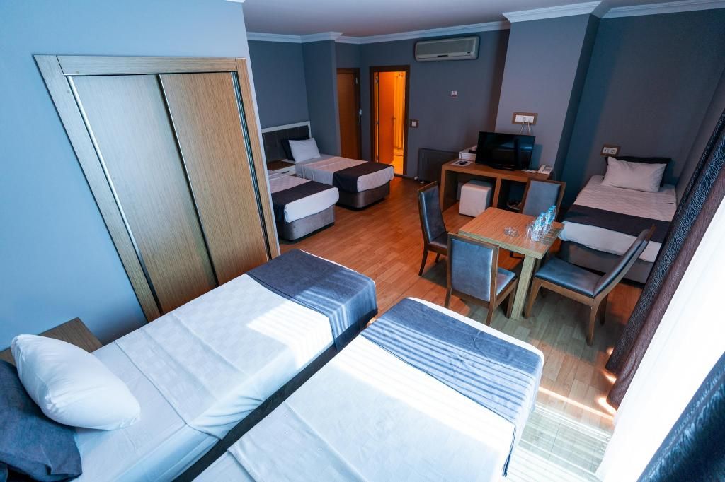 Emsa Palace Hotel — 4