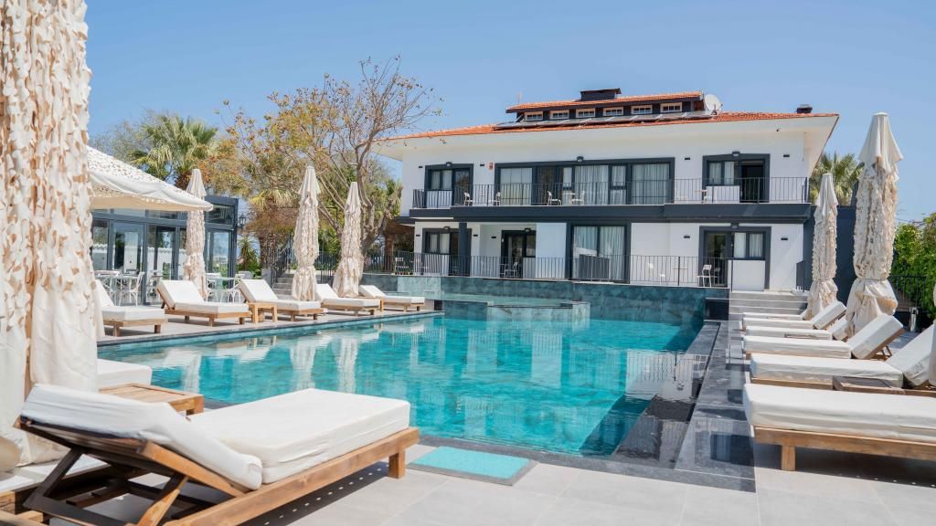 Enki Suess Alaçatı