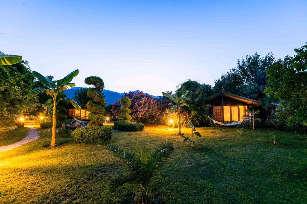 Etenna Beach Bungalow — 7