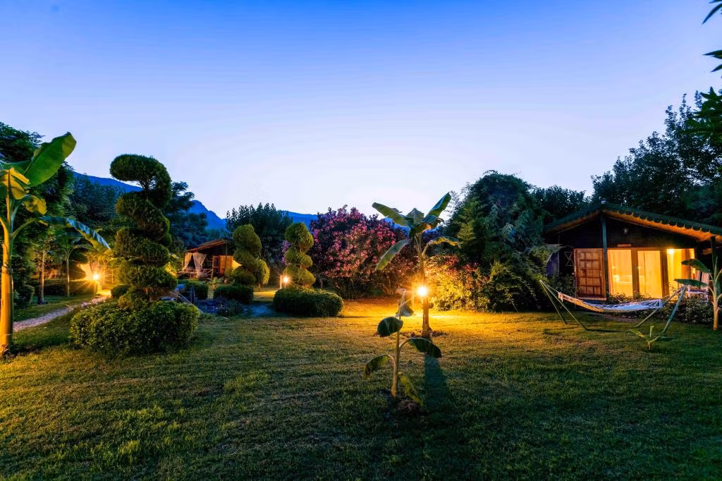 Etenna Beach Bungalow — 8