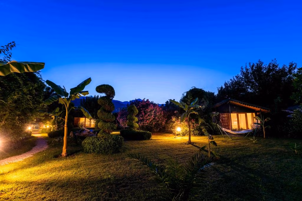 Etenna Beach Bungalow — 3
