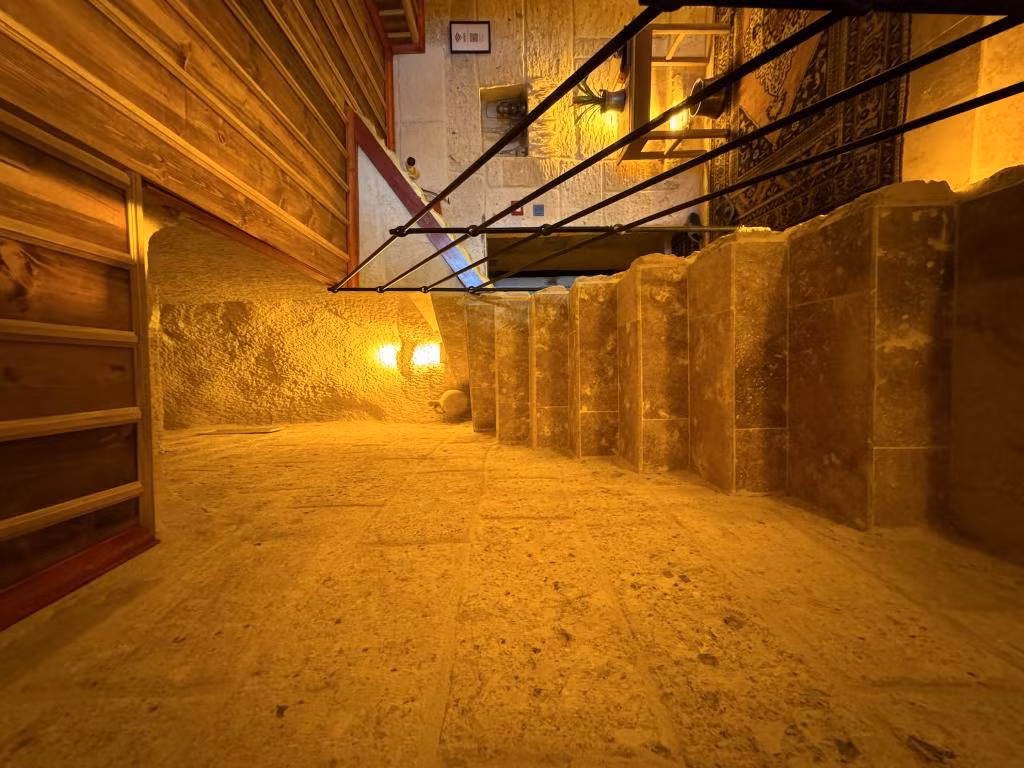 Euphoria Cave House — 4