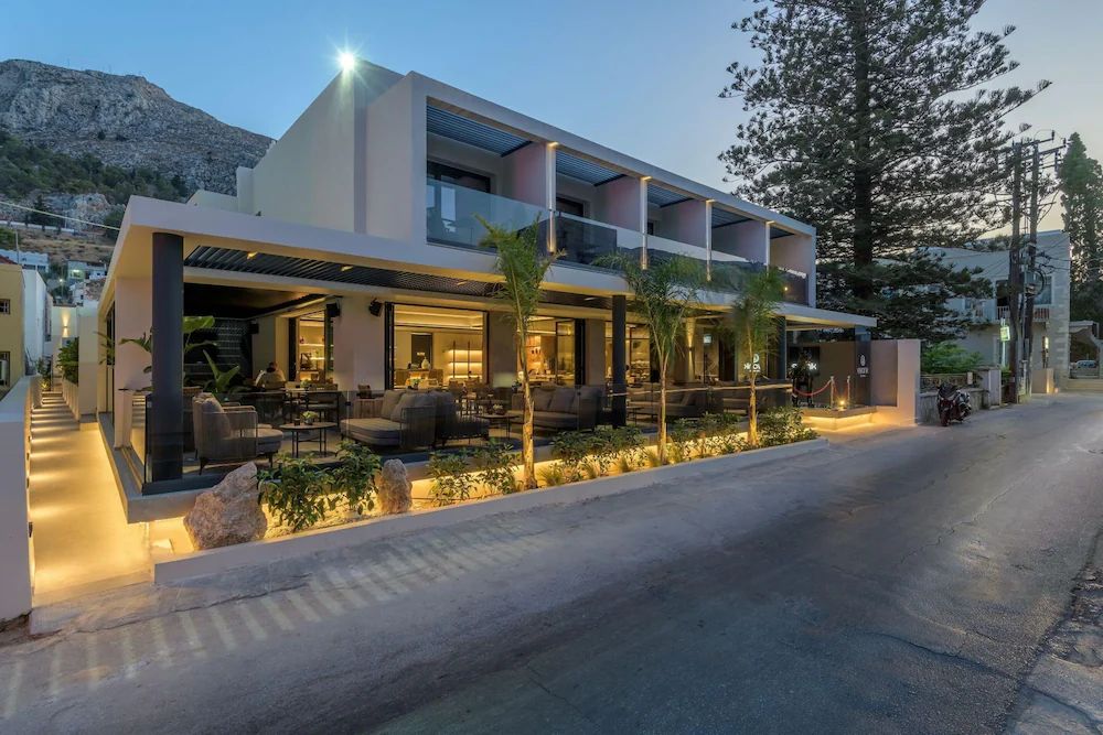Evanik Chic Hotel — 6