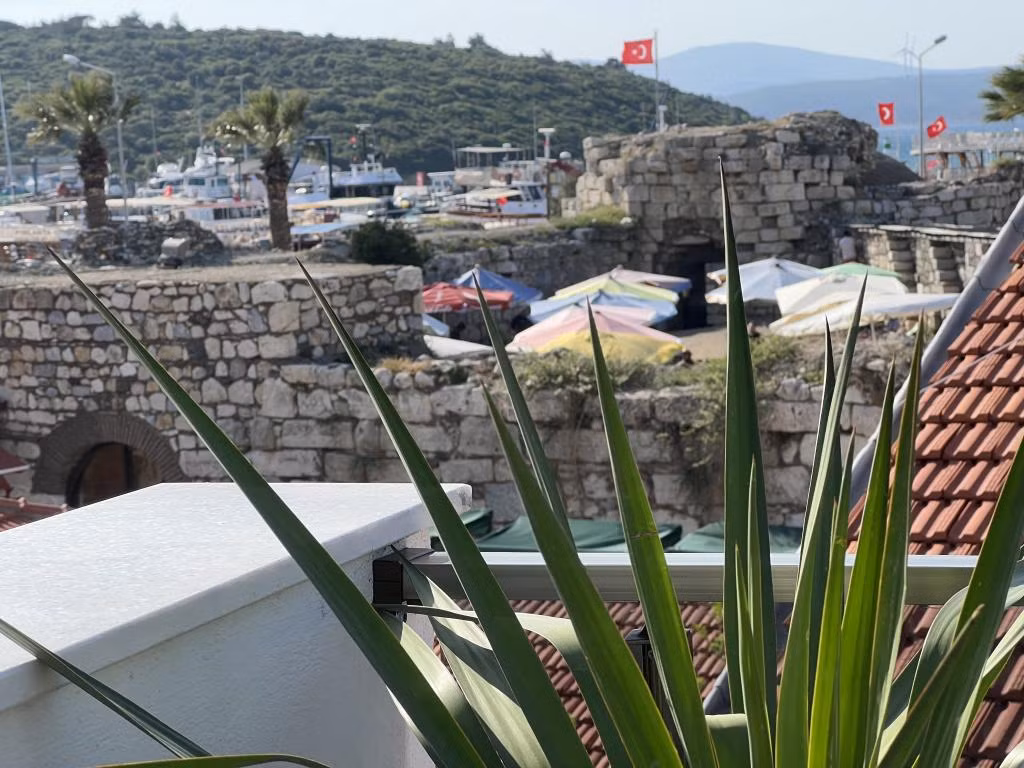 Evren Hotel Sığacık — 2