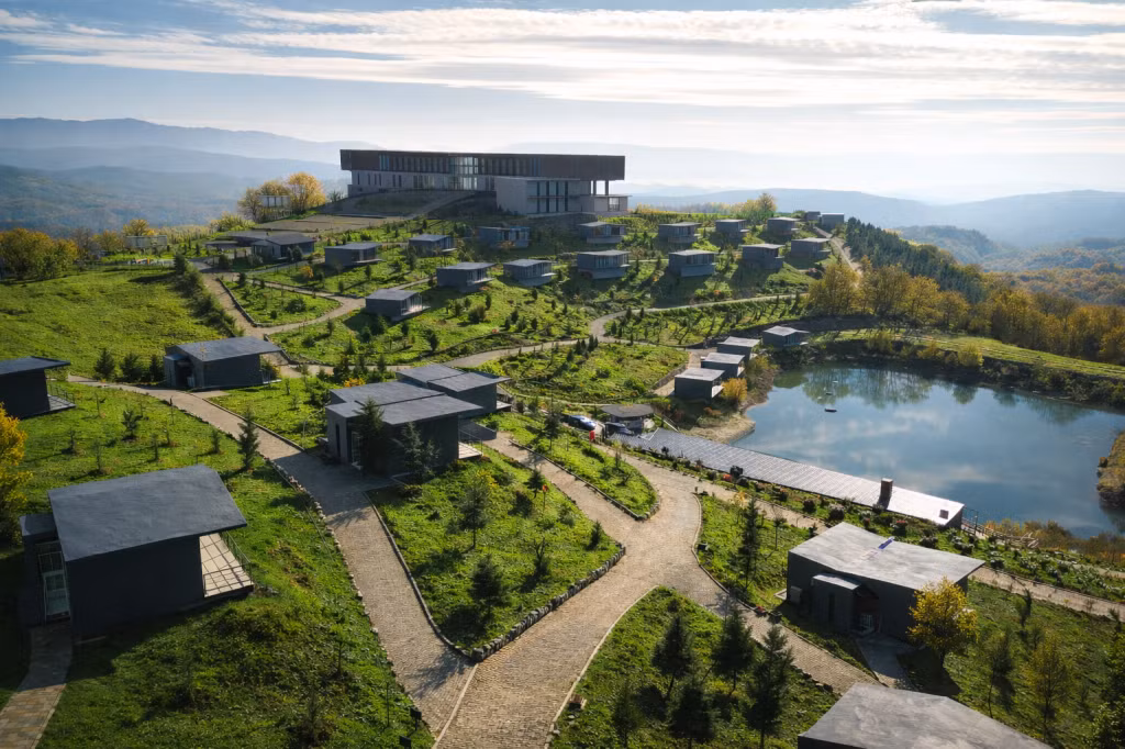 Feradis Resort (14+) — 3