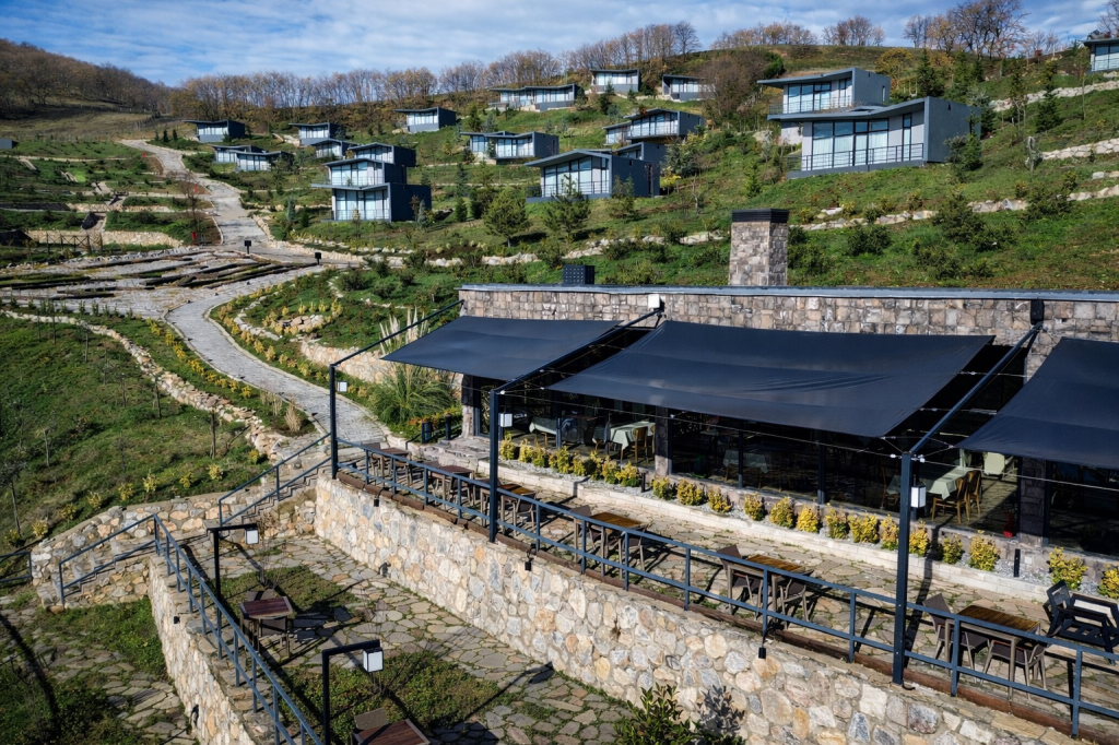 Feradis Resort (14+) — 4