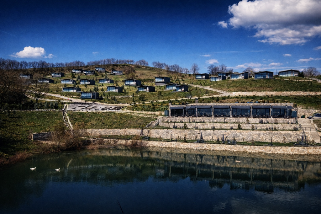 Feradis Resort (14+) — 6