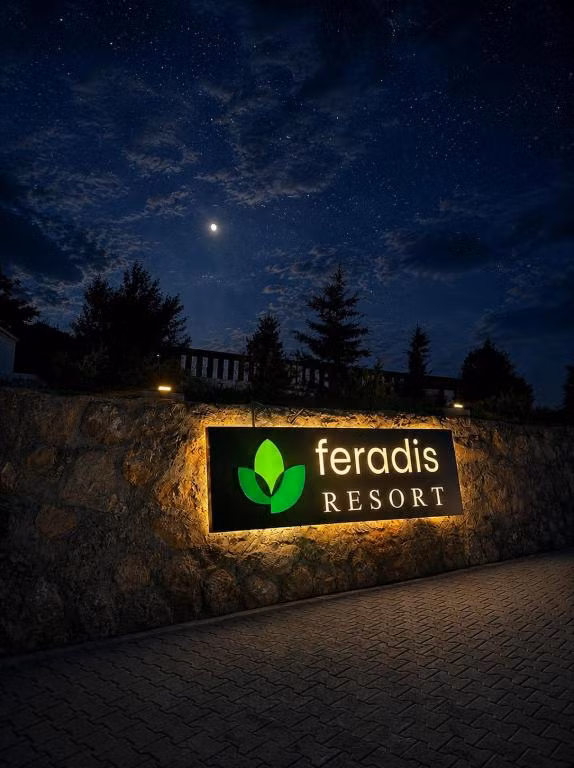 Feradis Resort (14+) — 9