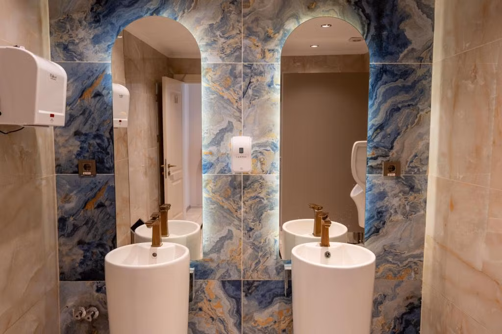 Fifty5 Suite Hotel — 9